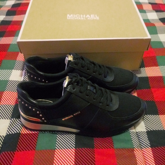 Michael Kors Allie Wrap Trainer - Picture 12 of 12